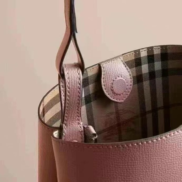 Burberry bucket bag - Picture 6 of 16